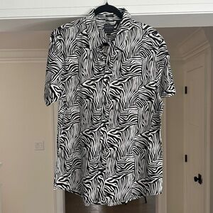 Men's GUESS Slim Fit Short Sleeve Military Inspired Zebra Shirt - Size Men's L